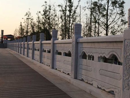 景區(qū)門(mén)口青石欄板